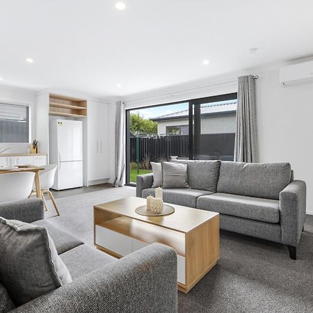 Modern Retreat With King Bed - By Kosh Bnb Hamilton Exterior foto