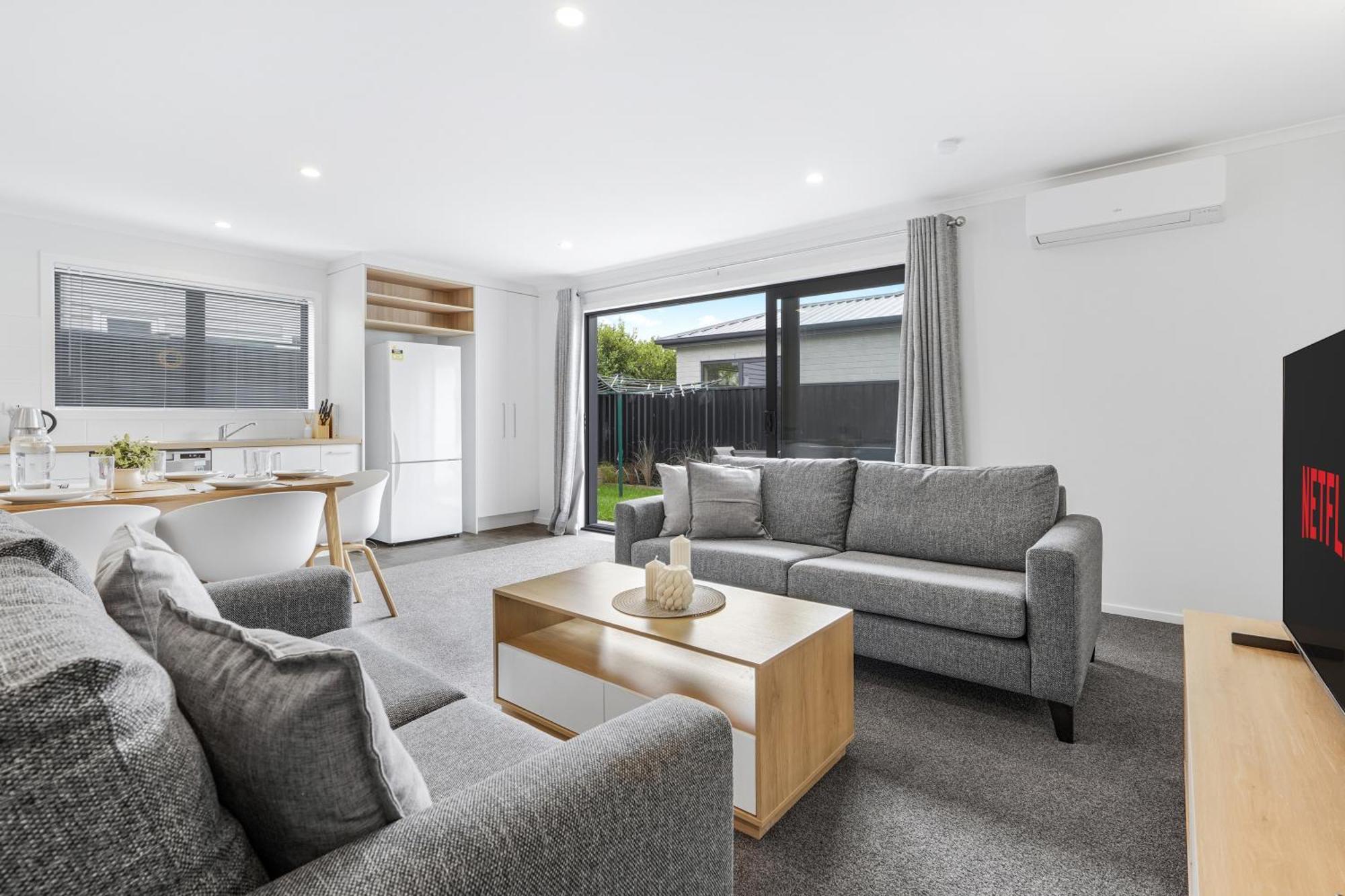 Modern Retreat With King Bed - By Kosh Bnb Hamilton Exterior foto